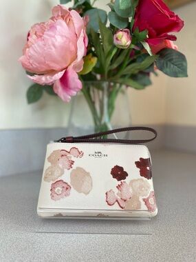 Coach Floral Corner Zip Wristlet
